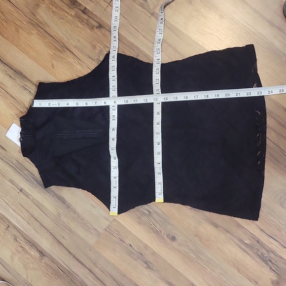 GUESS Black Agnes Mock Neck Cutout Sleeveless Lace Overlay Top - Picture 12 of 14